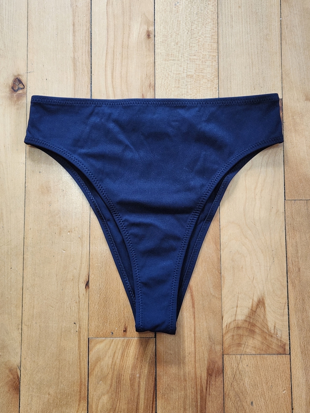 Tropic of C Vibe Bikini Bottoms in Black - M